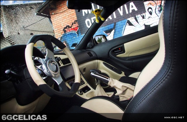 1998 GT-4 Hatchback - Photo 3